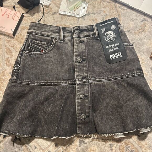 Diesel NWT Mini 5 Pocket Black Denim Skirt De-Bethy Pleated Skirt Size 25 - Picture 3 of 10